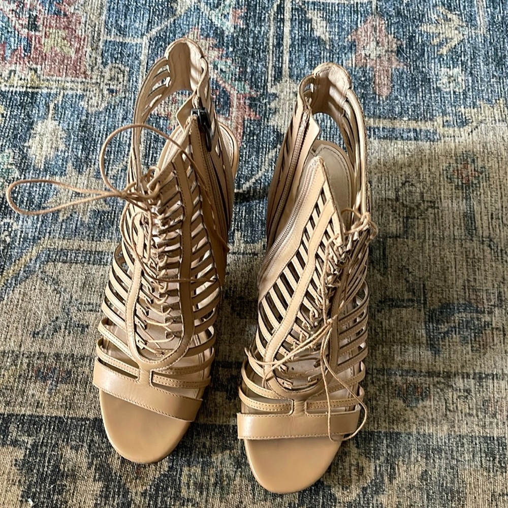 Via spiga tan heels